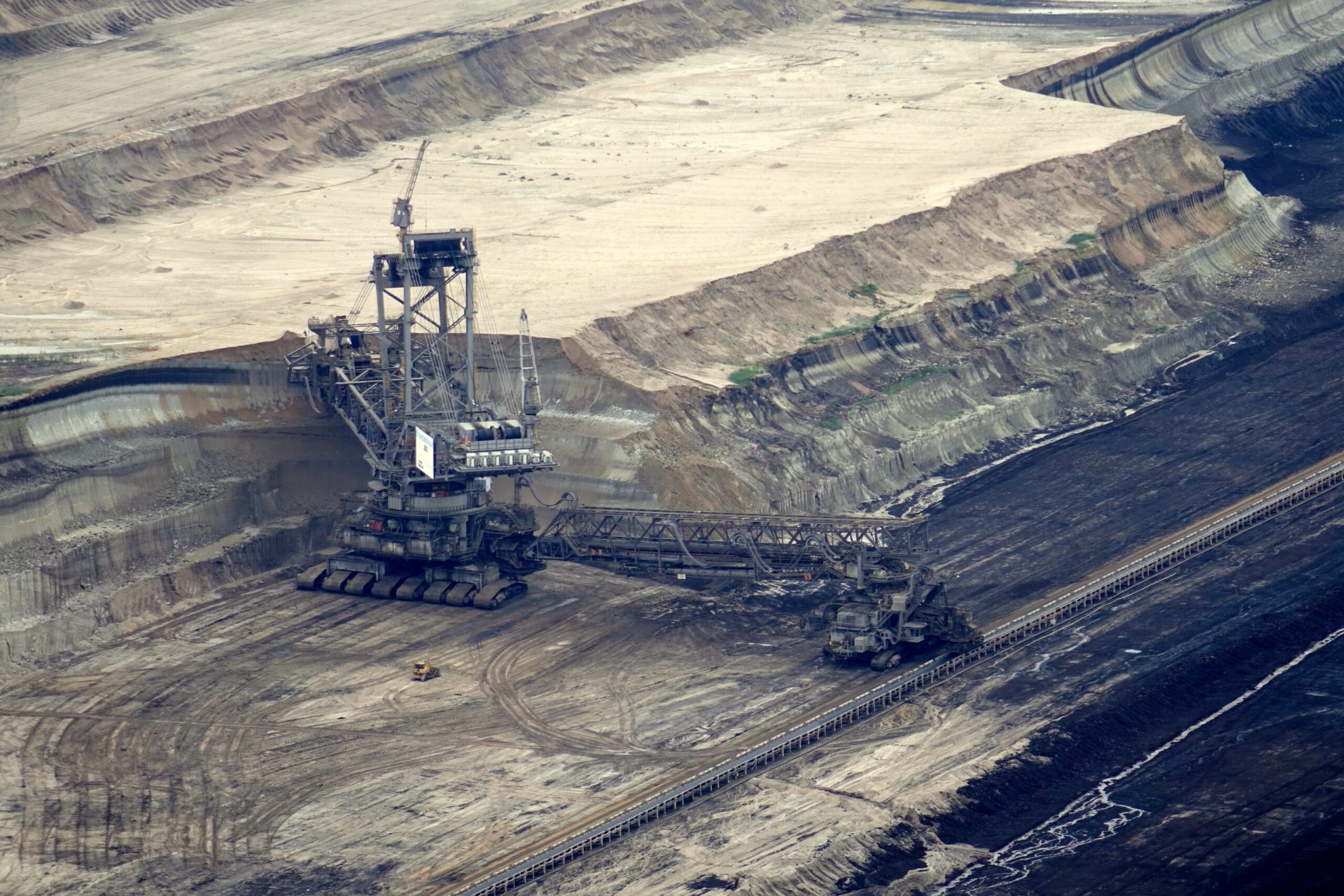 Quarry work for Ninety Degree Stone